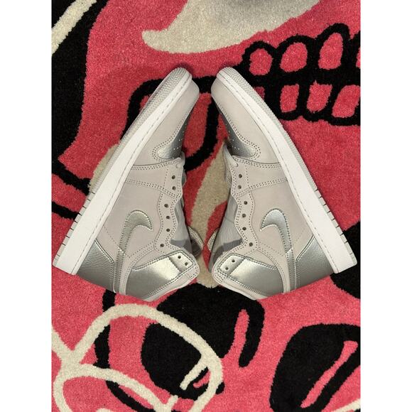 Jordan 1 Retro High CO Japan Neutral Grey (GS) 7 - Picture 4 of 9